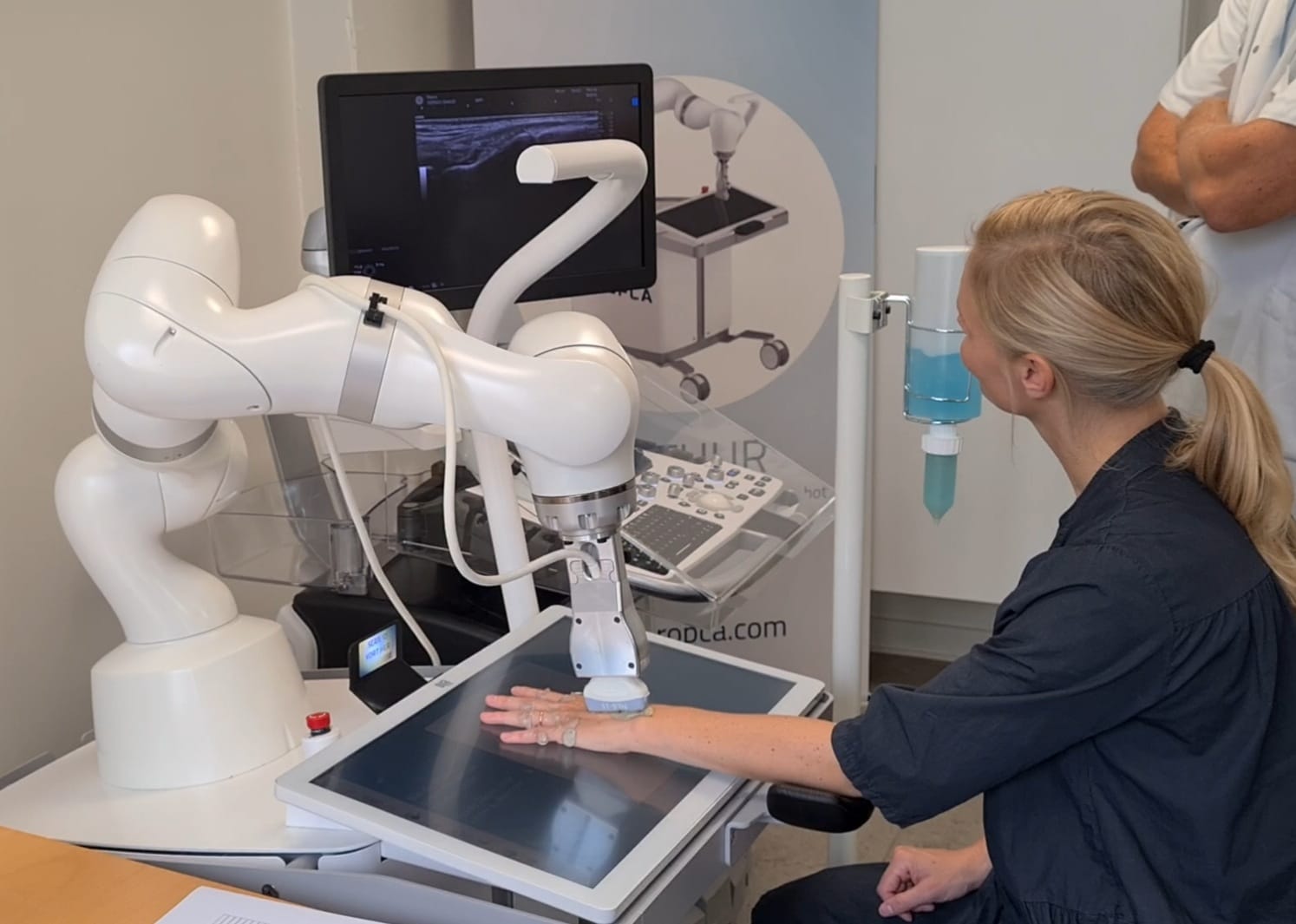 Meet ARTHUR – a new automatic technology for ultrasound image capturing and disease scoring 