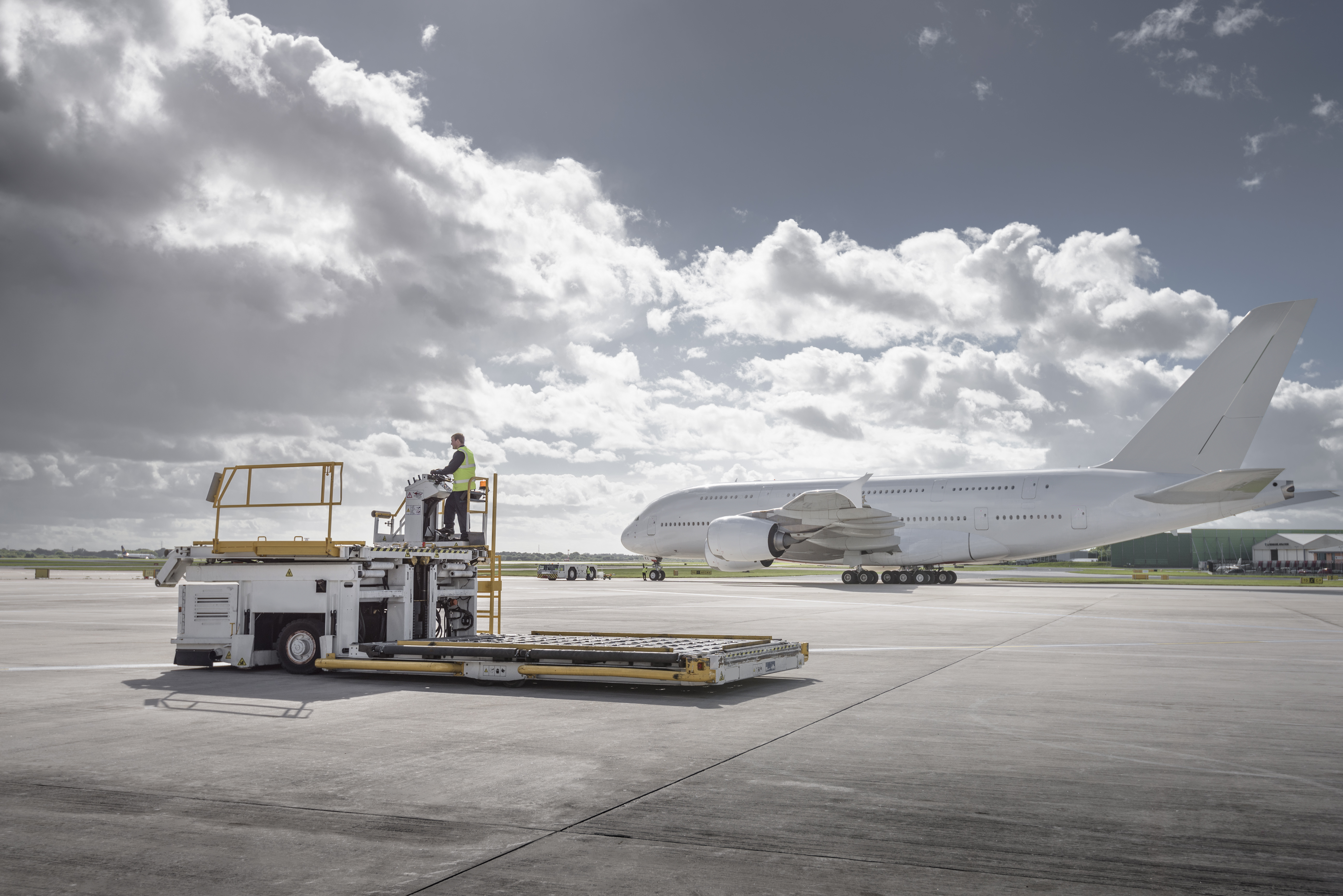 Freight handling on the runway in Copenhagen Airport